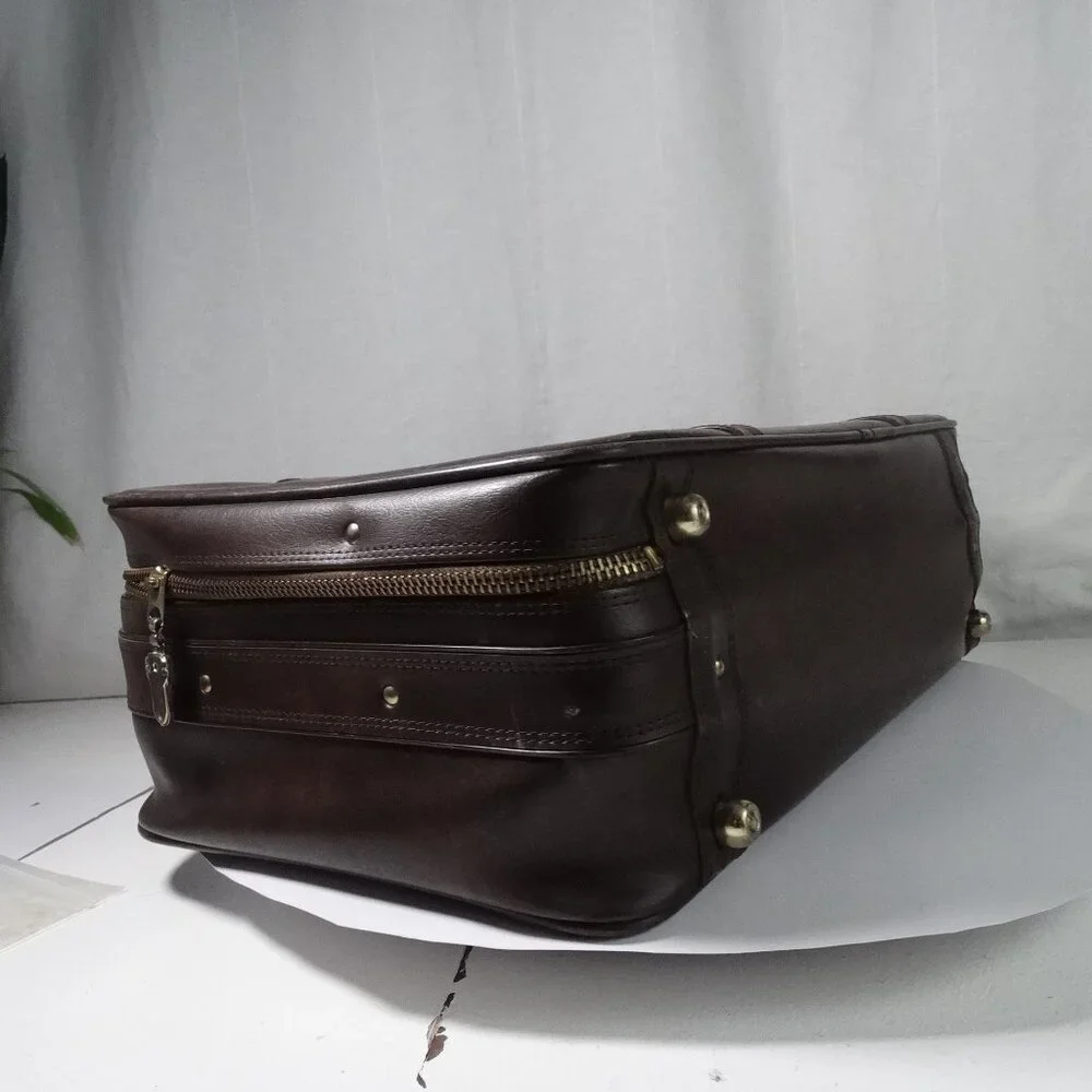Vintage Medium Brown Leather Travel Bag with Gold Hardware